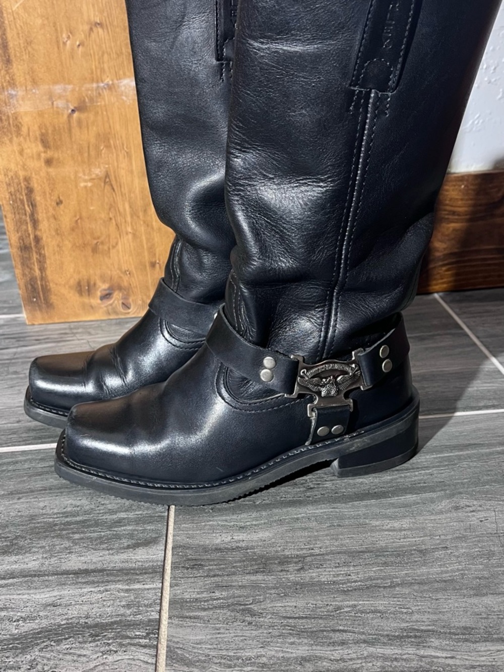 Harley Davidson Black Leather Boots with Silver Hardware - Picture 4 of 15